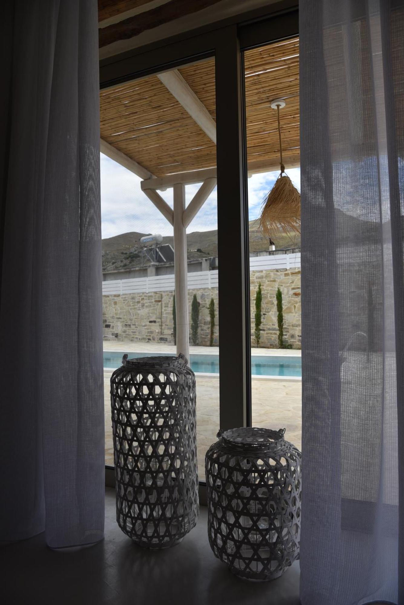 Laini Luxury Suites Pombia Exteriör bild