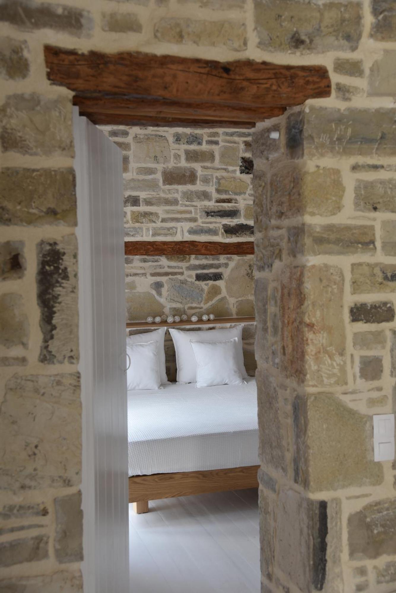 Laini Luxury Suites Pombia Exteriör bild